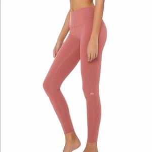 NWOT ALO Yoga Airbrush Leggings Color Rosewood  XS